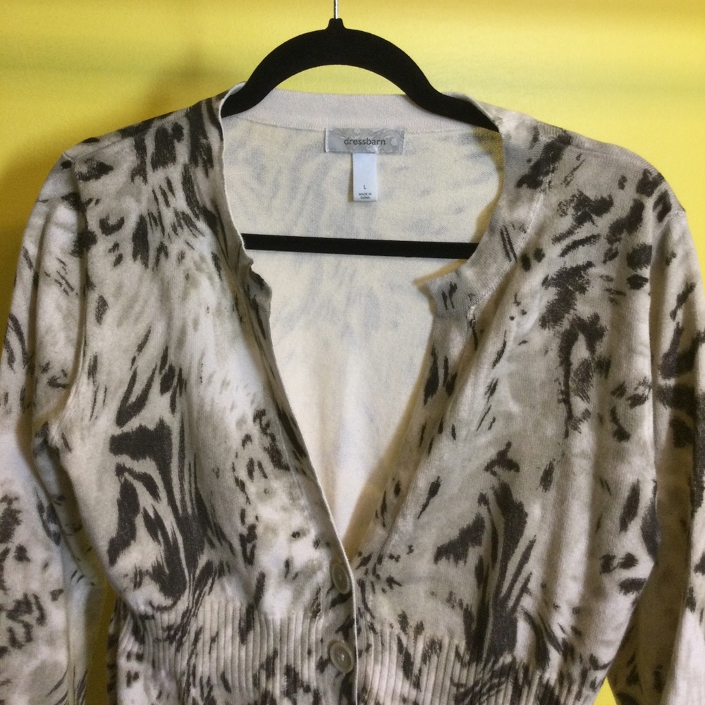 L Dress Barn leopard sweater - Picture 4 of 13